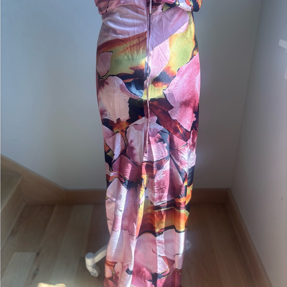 ASOS DESIGN strappy tie back cowl front satin maxi dress in print - Picture 5 of 9